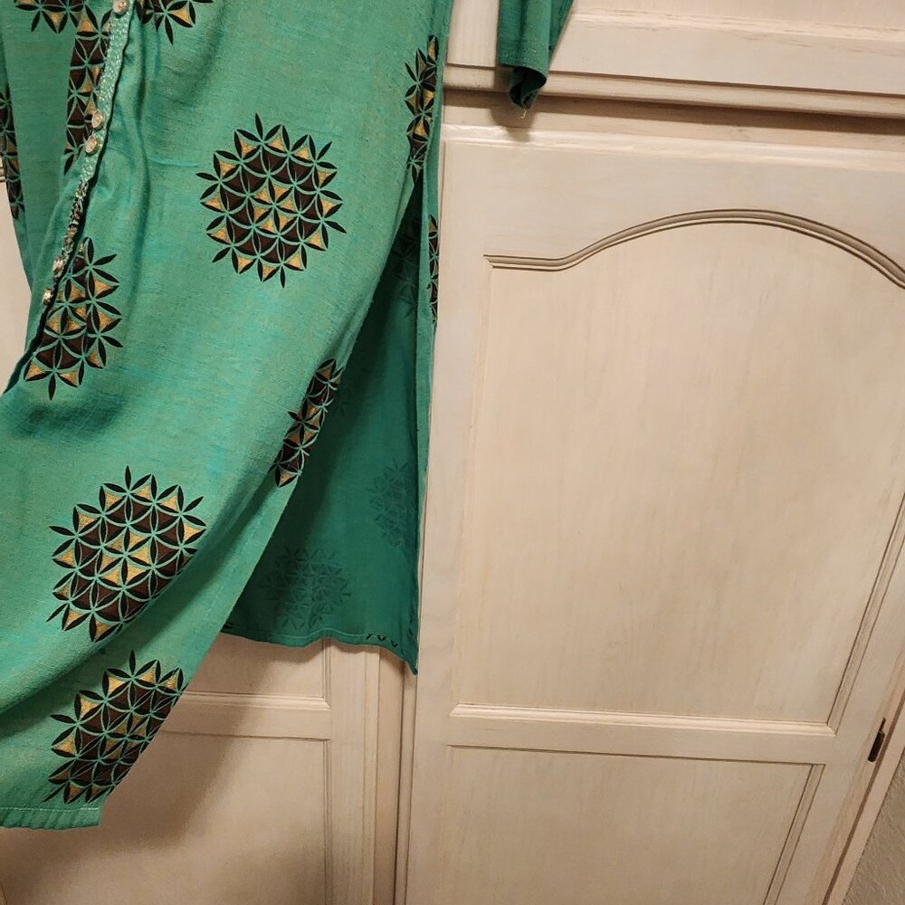 Green Printed Button-Front Tunic - Picture 3 of 6